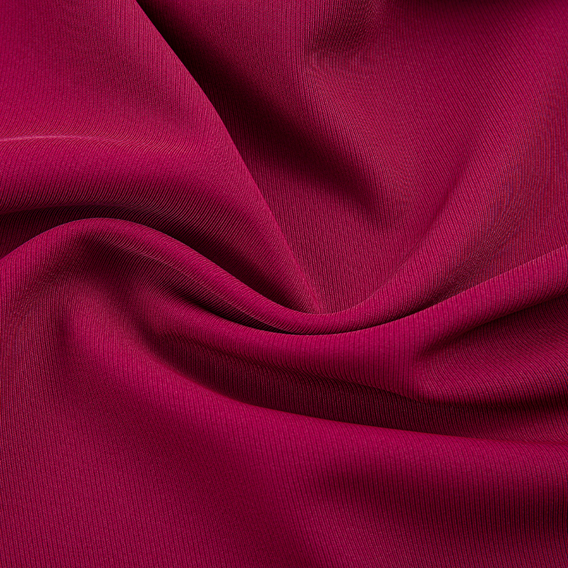 DS382 rosso 272GSM Tessuto twill di filamenti opachi opachi, poliestere elasticizzato su quattro lati, drappeggio delicato sulla pelle, resistente alle pieghe e all'usura
